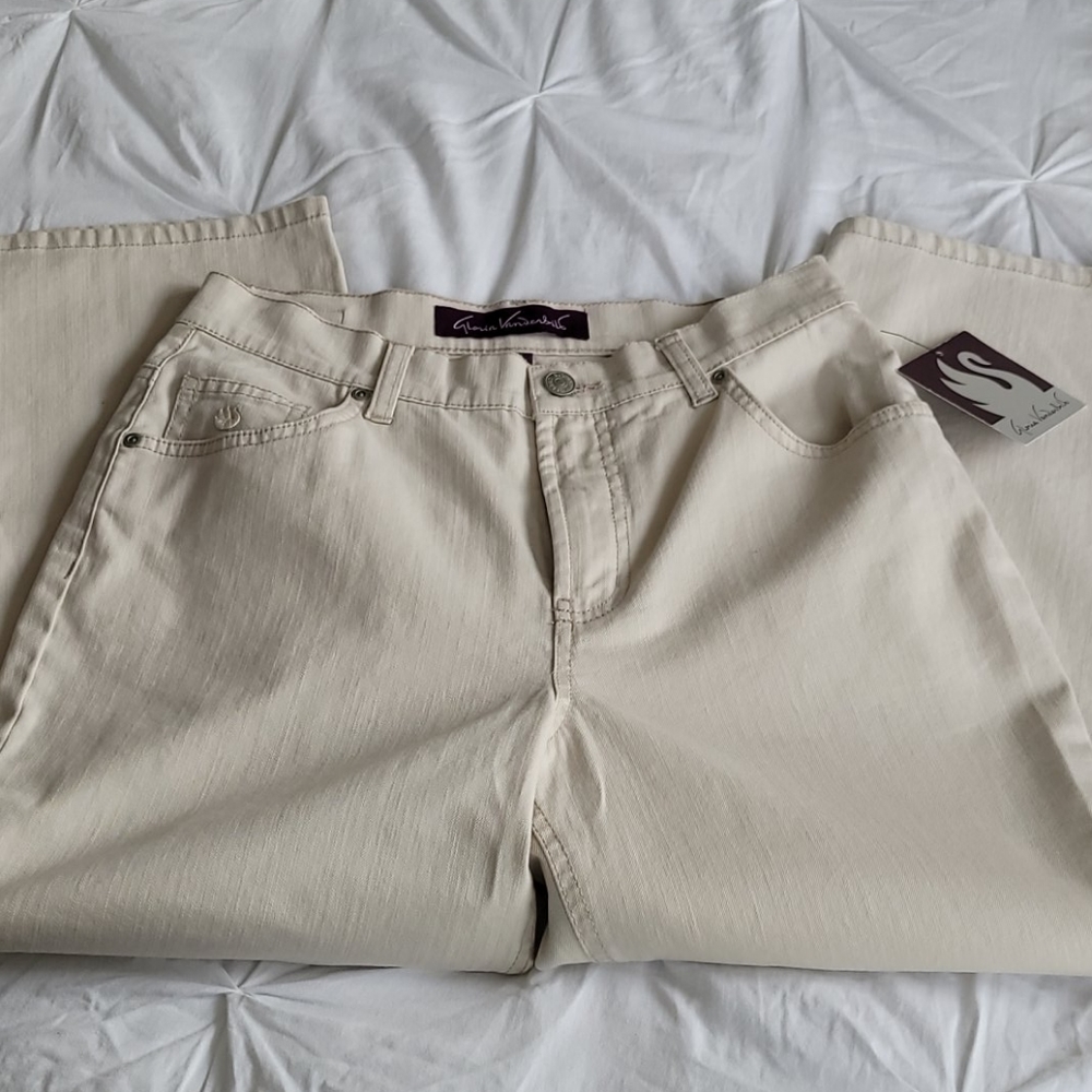 Gloria Vanderbilt Cropped Jeans